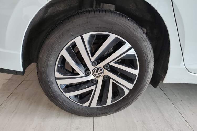 Used Volkswagen Lavida 2023 280TSI DSG Starry Sky Deluxe Edition Right Rear Wheel Hub