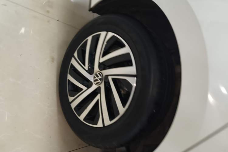 Used Volkswagen Lavida 2023 Revised Version 1.5L Automatic Starry Sky Edition – 5 Million Units Right Rear Wheel Hub