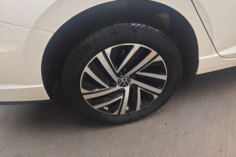 Used Volkswagen Lavida 2023 280TSI DSG Full-Comfort Edition Right Rear Wheel Hub
