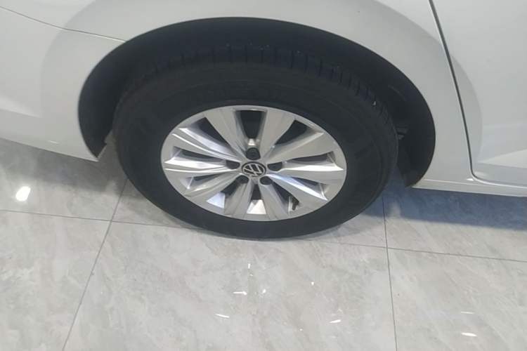 Used Volkswagen Lavida 2023 New Sharp 1.5L Automatic Excellent New Edition Right Rear Wheel Hub