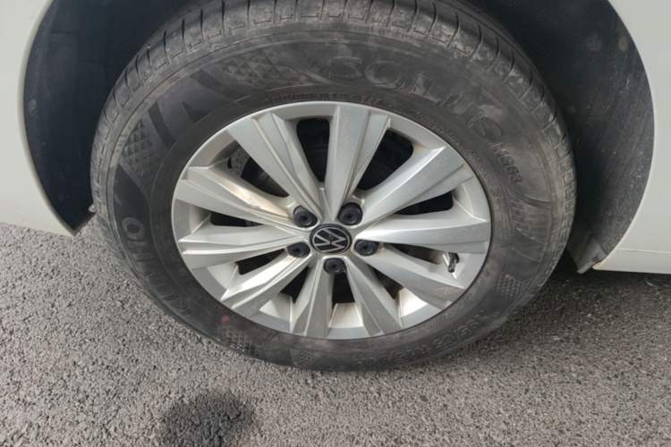 Used Volkswagen Lavida 2023 New Sharp 1.5L Automatic Excellent New Edition Right Rear Wheel Hub