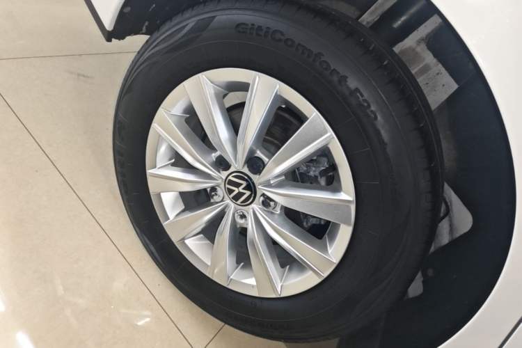 Used Volkswagen Lavida 2023 Revised 1.5L Automatic DeYi Edition Right Rear Wheel Hub