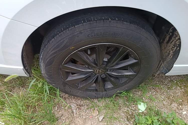 Used Volkswagen Lavida 2023 1.5L Automatic De Yi Edition Right Rear Wheel Hub