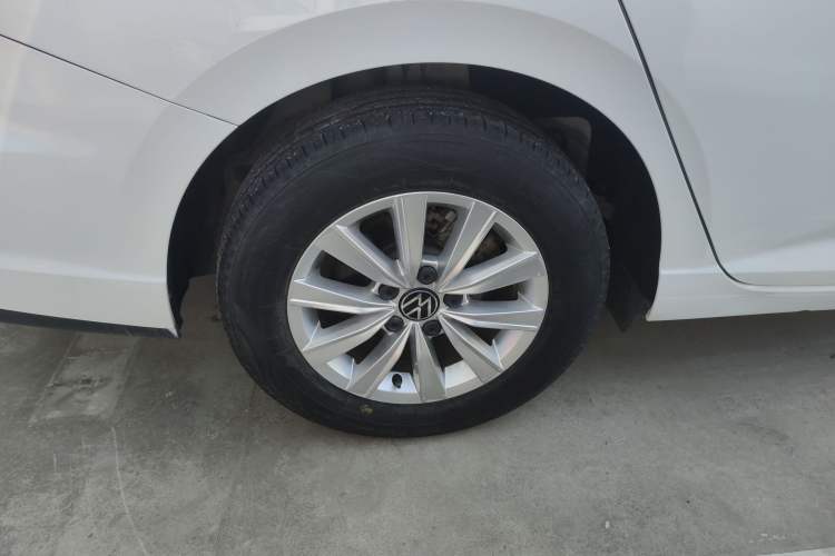 Used Volkswagen Lavida 2023 Revised 1.5L Automatic DeYi Edition Right Rear Wheel Hub