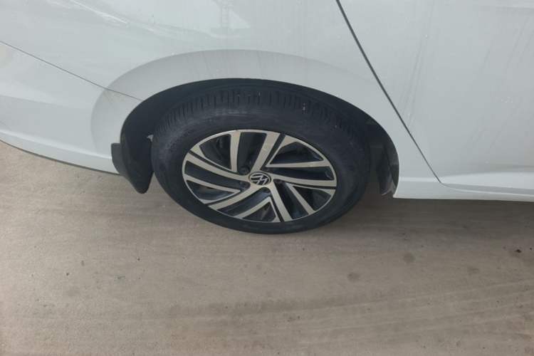 Used Volkswagen Lavida 2023 280TSI DSG Starry Sky Deluxe Edition Right Rear Wheel Hub