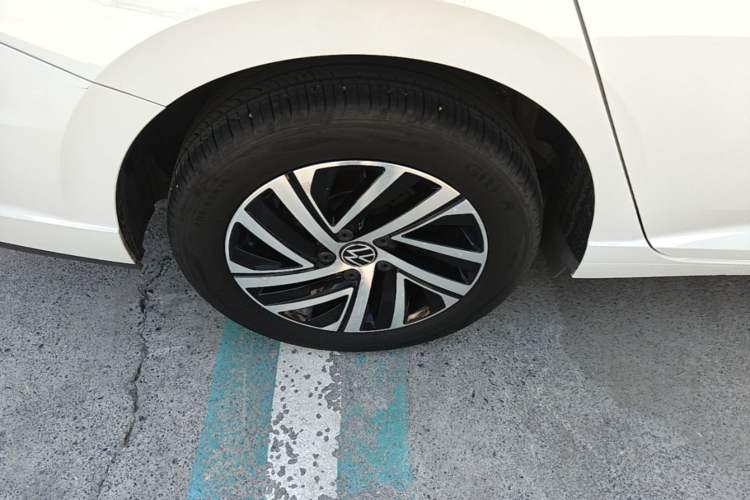 Used Volkswagen Lavida 2023 300TSI DSG Full-Comfort Edition Right Rear Wheel Hub