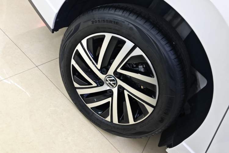 Used Volkswagen Lavida 2023 300TSI DSG Full-Comfort Edition Right Rear Wheel Hub