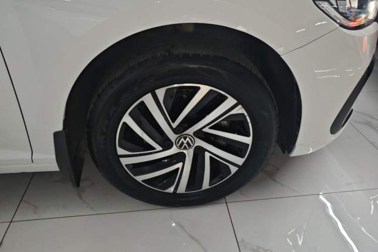 Used Volkswagen Lavida 2023 280TSI DSG Starry Sky Deluxe Edition Right Rear Wheel Hub