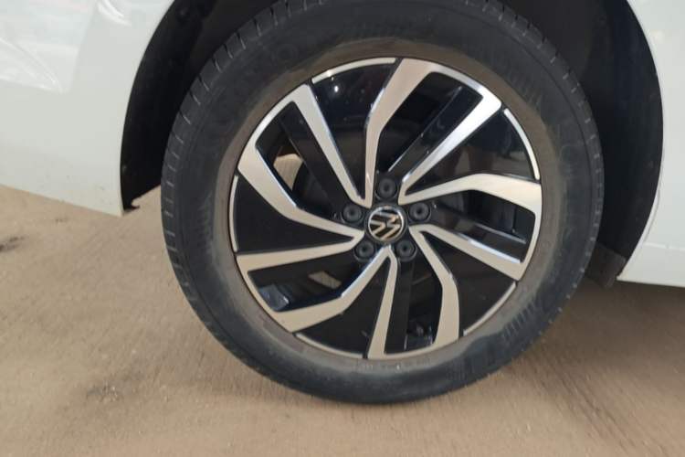 Used Volkswagen Lavida 2023 New Sharp 1.5L Automatic New Wish Edition Right Rear Wheel Hub