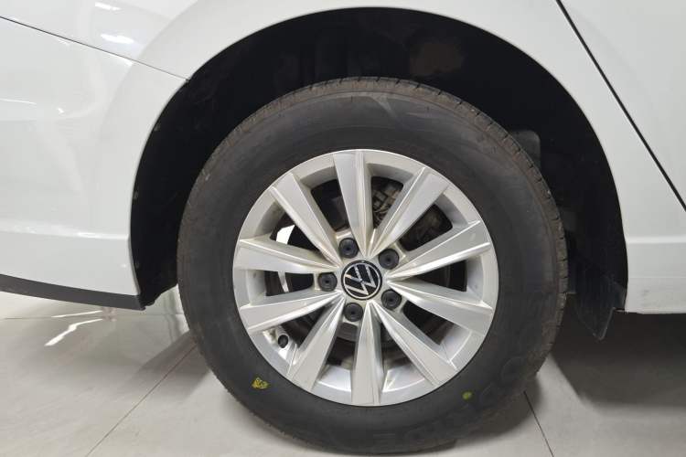Used Volkswagen Lavida 2023 1.5L Automatic De Yi Edition Right Rear Wheel Hub