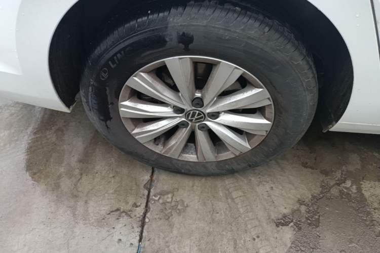Used Volkswagen Lavida 2023 New Sharp 1.5L Automatic Excellent New Edition Right Rear Wheel Hub