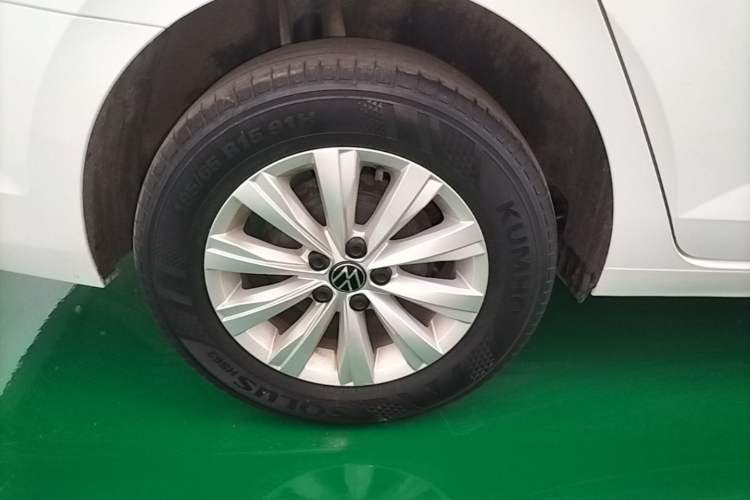 Used Volkswagen Lavida 2023 New Sharp 1.5L Automatic Excellent New Edition Right Rear Wheel Hub