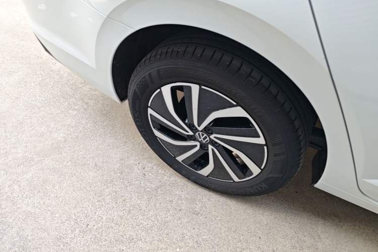 Used Volkswagen Lavida 2023 New Sharp 1.5L Automatic New Wish Edition Right Rear Wheel Hub