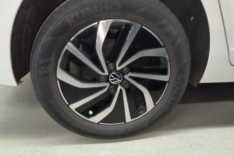 Used Volkswagen Lavida 2023 New Sharp 1.5L Automatic New Wish Edition Right Rear Wheel Hub