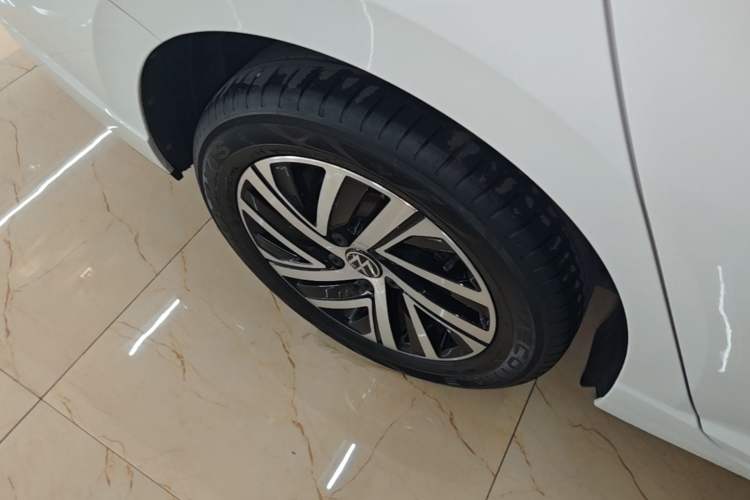Used Volkswagen Lavida 2023 280TSI DSG Full-Comfort Edition Right Rear Wheel Hub