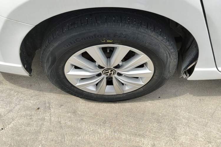 Used Volkswagen Lavida 2023 1.5L Automatic De Yi Edition Right Rear Wheel Hub
