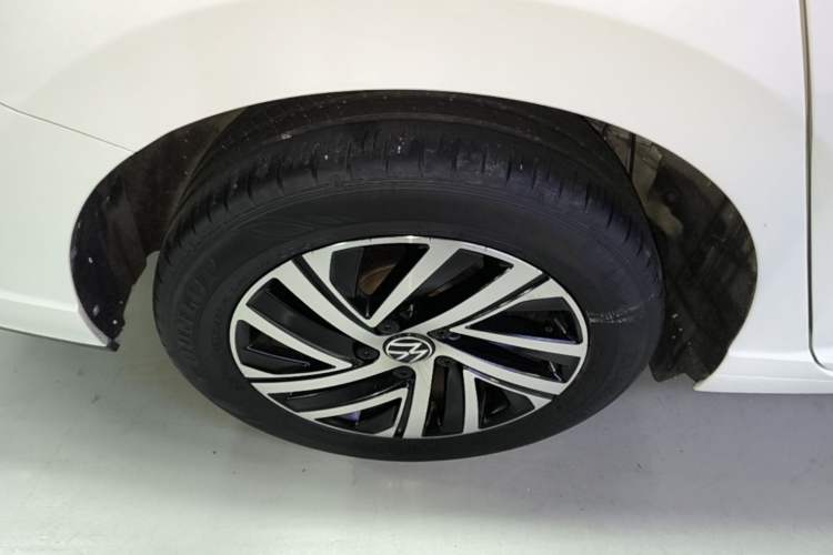 Used Volkswagen Lavida 2023 280TSI DSG Full-Comfort Edition Right Rear Wheel Hub