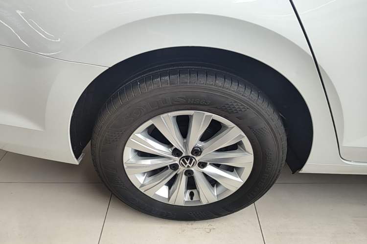Used Volkswagen Lavida 2023 New Rui 1.5L Automatic New Yi Edition Right Rear Wheel Hub