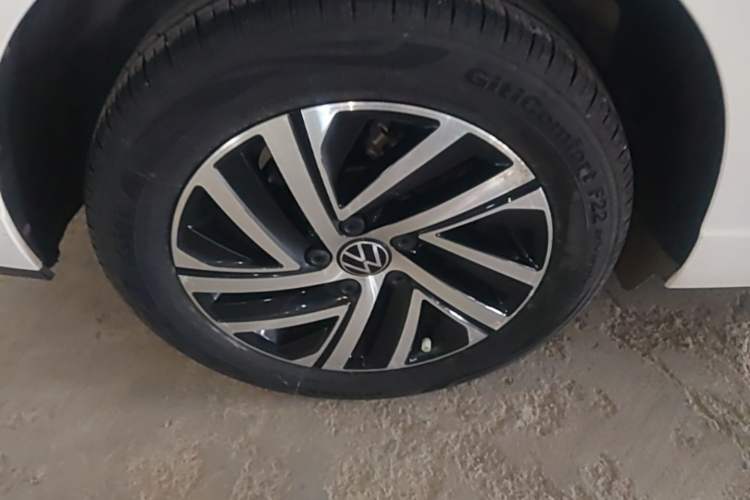 Used Volkswagen Lavida 2023 280TSI DSG Starry Sky Deluxe Edition Right Rear Wheel Hub