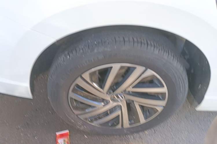 Used Volkswagen Lavida 2023 Revised Version 1.5L Automatic Starry Sky Edition – 5 Million Units Right Rear Wheel Hub