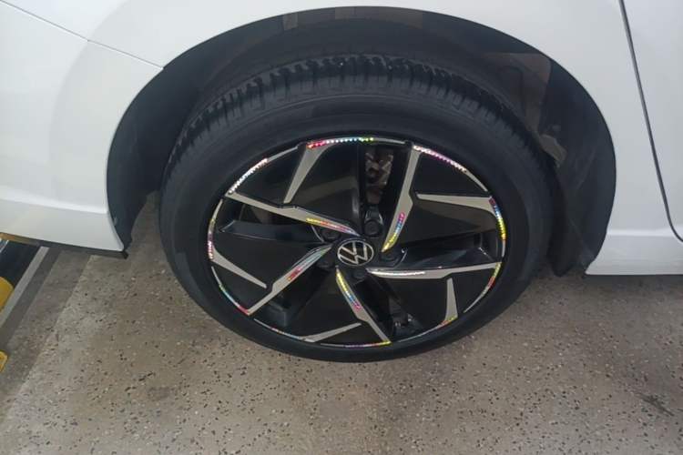 Used Volkswagen Lavida 2023 280TSI DSG Starry Sky Deluxe Edition Right Rear Wheel Hub