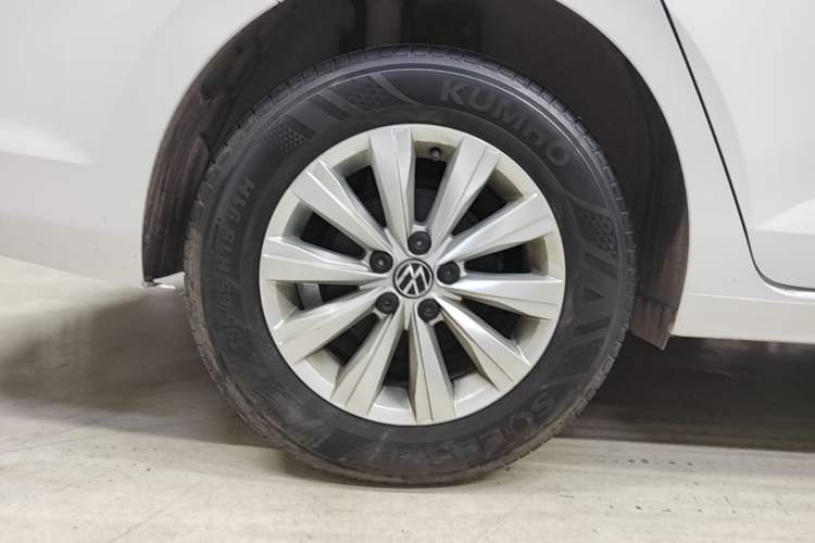 Used Volkswagen Lavida 2023 New Rui 1.5L Automatic New Yi Edition Right Rear Wheel Hub