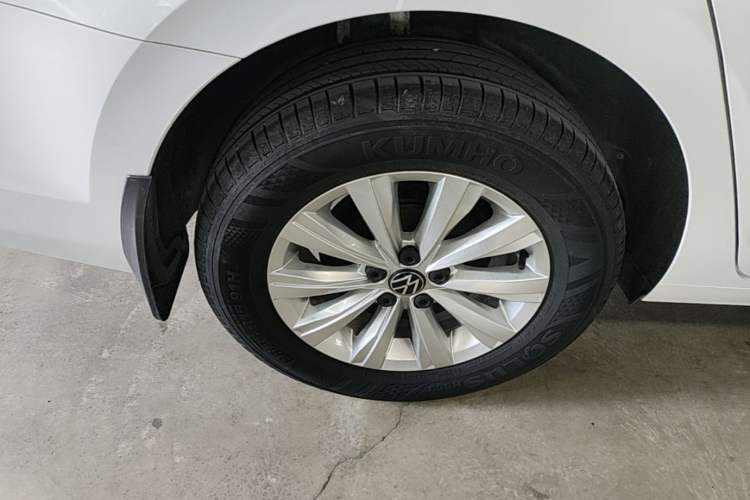 Used Volkswagen Lavida 2023 New Sharp 1.5L Automatic Excellent New Edition Right Rear Wheel Hub