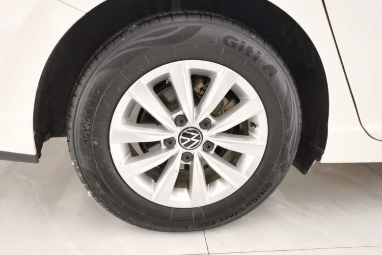 Used Volkswagen Lavida 2023 Revised 1.5L Automatic DeYi Edition Right Rear Wheel Hub