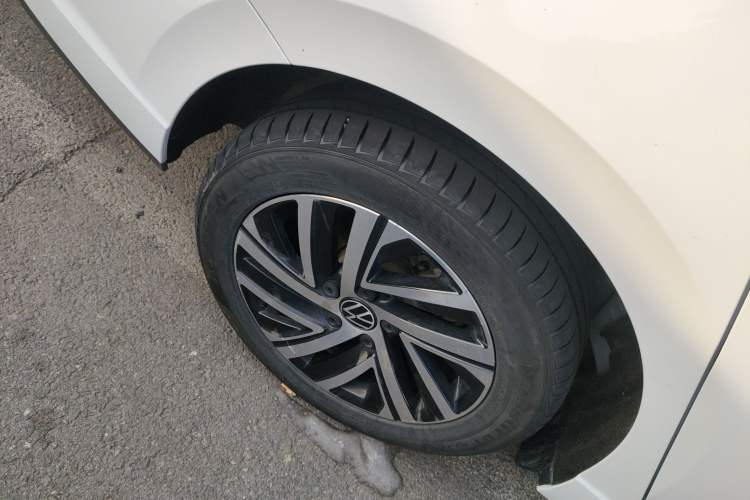Used Volkswagen Lavida 2023 1.5L Automatic Full-Comfort Edition Right Rear Wheel Hub