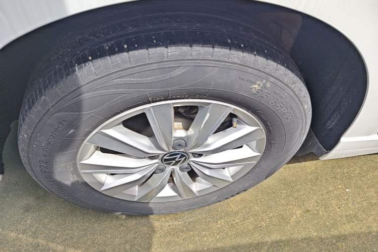 Used Volkswagen Lavida 2023 1.5L Automatic De Yi Edition Right Rear Wheel Hub