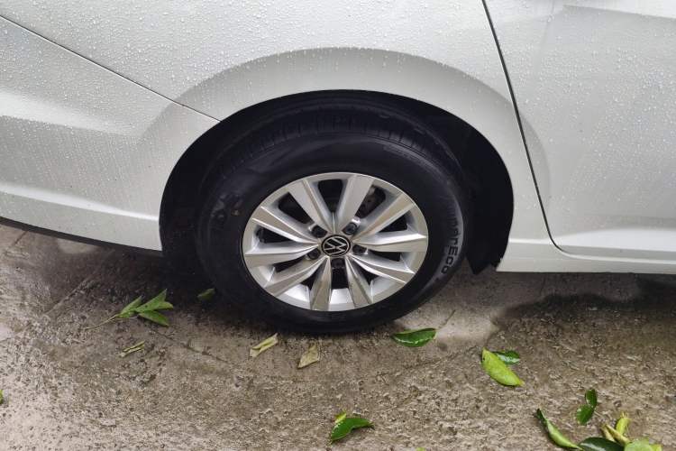 Used Volkswagen Lavida 2023 1.5L Automatic De Yi Edition Right Rear Wheel Hub