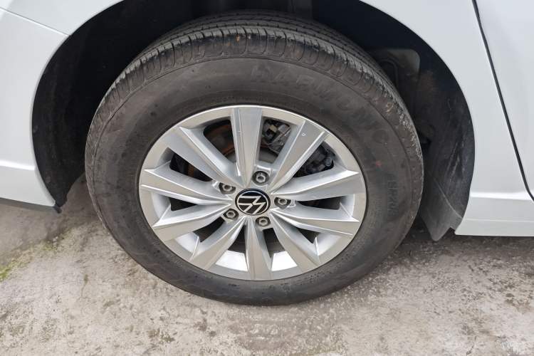 Used Volkswagen Lavida 2023 Revised 1.5L Automatic DeYi Edition Right Rear Wheel Hub