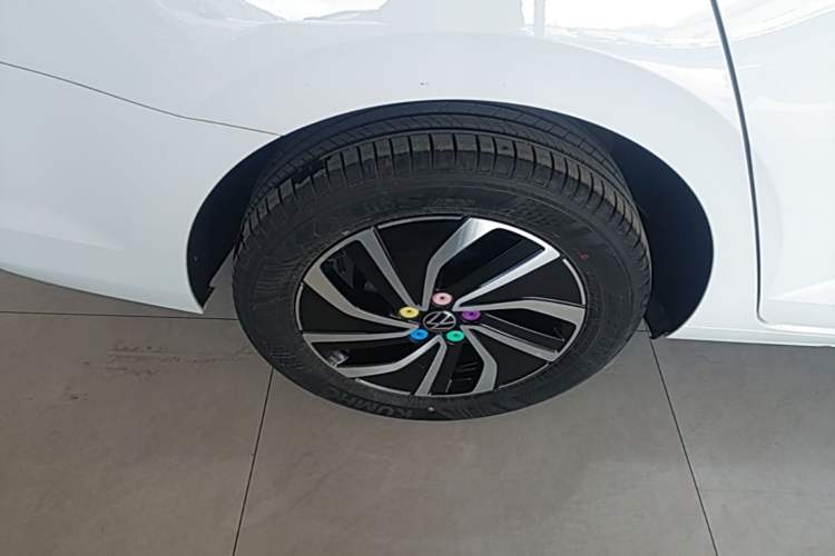 Used Volkswagen Lavida 2023 New Sharp 1.5L Automatic New Wish Edition Right Rear Wheel Hub