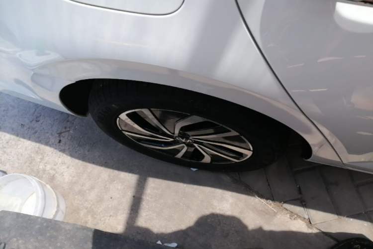 Used Volkswagen Lavida 2023 New Sharp 1.5L Automatic New Wish Edition Right Rear Wheel Hub