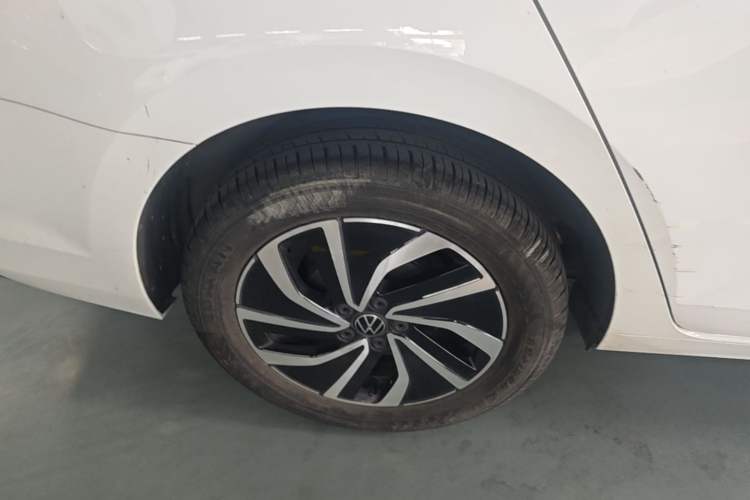 Used Volkswagen Lavida 2023 New Sharp 1.5L Automatic New Wish Edition Right Rear Wheel Hub