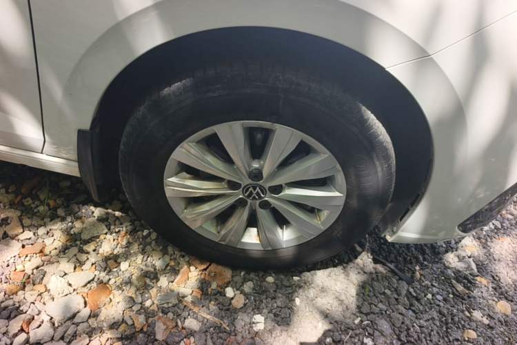Used Volkswagen Lavida 2023 New Rui 1.5L Automatic New Yi Edition Right Rear Wheel Hub