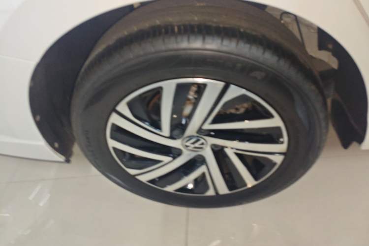 Used Volkswagen Lavida 2023 1.5L Automatic 5 Million Edition Right Rear Wheel Hub