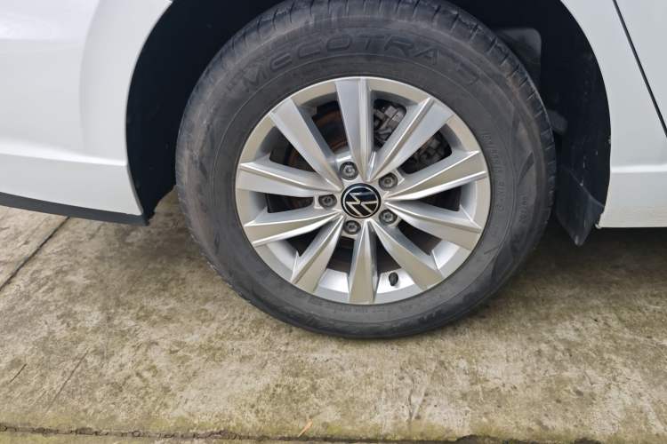 Used Volkswagen Lavida 2023 Revised 1.5L Automatic DeYi Edition Right Rear Wheel Hub