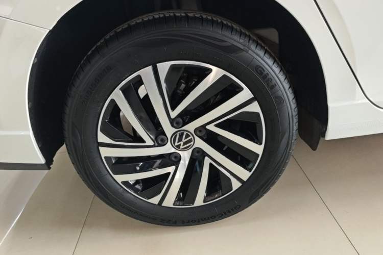 Used Volkswagen Lavida 2023 Revised Version 1.5L Automatic 5 Millionth Edition Right Rear Wheel Hub