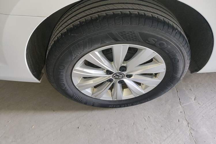 Used Volkswagen Lavida 2023 New Rui 1.5L Automatic New Yi Edition Right Rear Wheel Hub