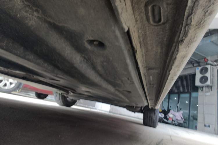 Used Volkswagen Lavida 2023 1.5L Automatic De Yi Edition Right Side Sill
