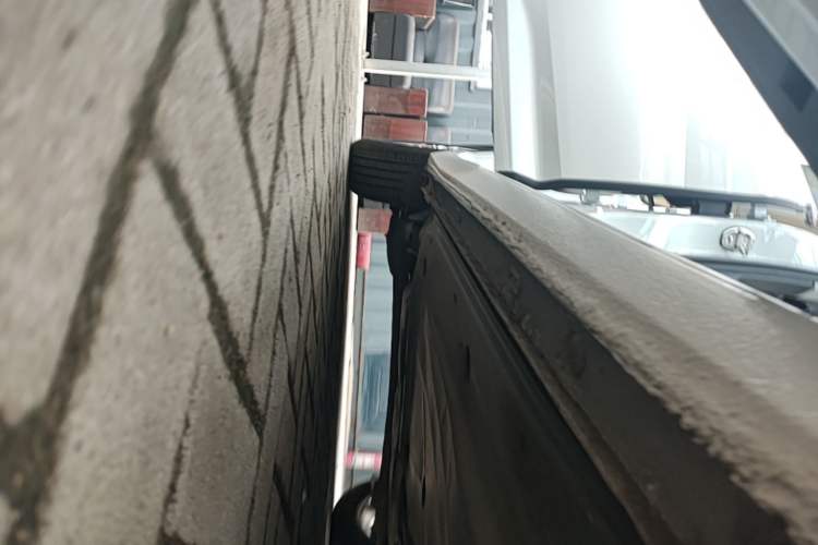 Used Volkswagen Lavida 2023 1.5L Automatic De Yi Edition Right Side Sill