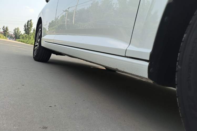 Used Volkswagen Lavida 2023 280TSI DSG Full-Comfort Edition Right Side Sill
