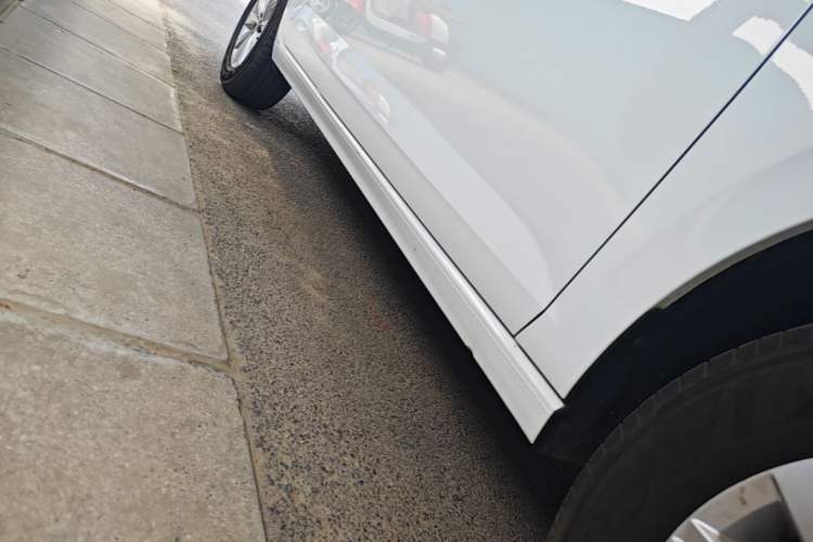 Used Volkswagen Lavida 2023 New Sharp 1.5L Automatic Excellent New Edition Right Side Sill