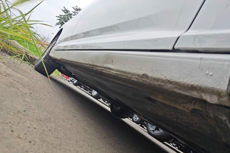 Used Volkswagen Lavida 2023 Revised 1.5L Automatic DeYi Edition Right Side Sill