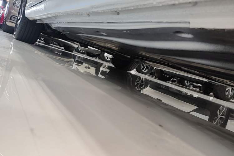 Used Volkswagen Lavida 2023 1.5L Automatic 5 Million Edition Right Side Sill