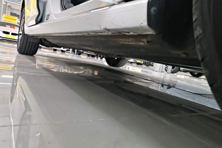 Used Volkswagen Lavida 2023 1.5L Automatic 5 Million Edition Right Side Sill