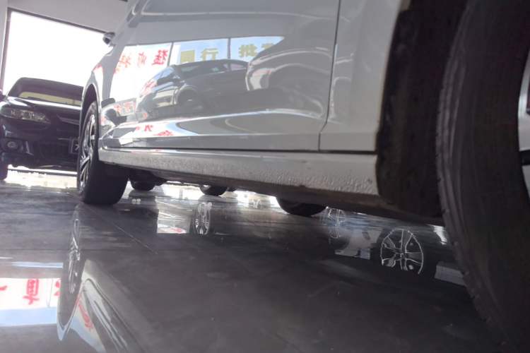 Used Volkswagen Lavida 2023 300TSI DSG Full-Comfort Edition Right Side Sill
