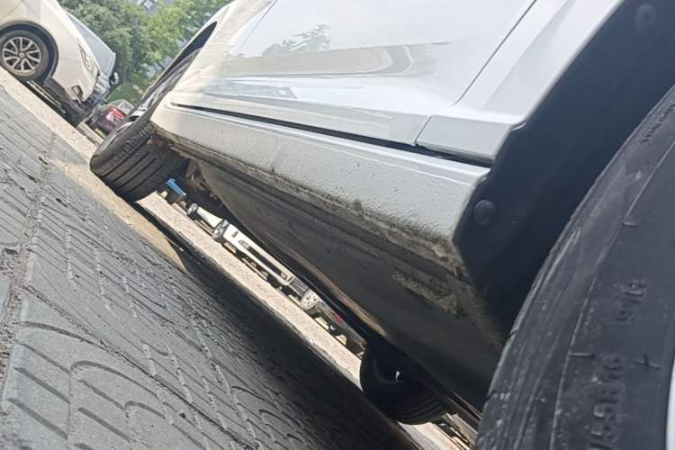 Used Volkswagen Lavida 2023 Revised Version 1.5L Automatic 5 Millionth Edition Right Side Sill