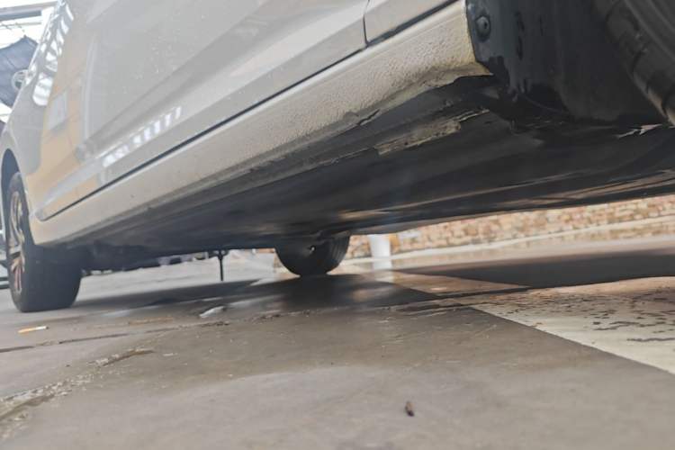 Used Volkswagen Lavida 2023 280TSI DSG Full-Comfort Edition Right Side Sill